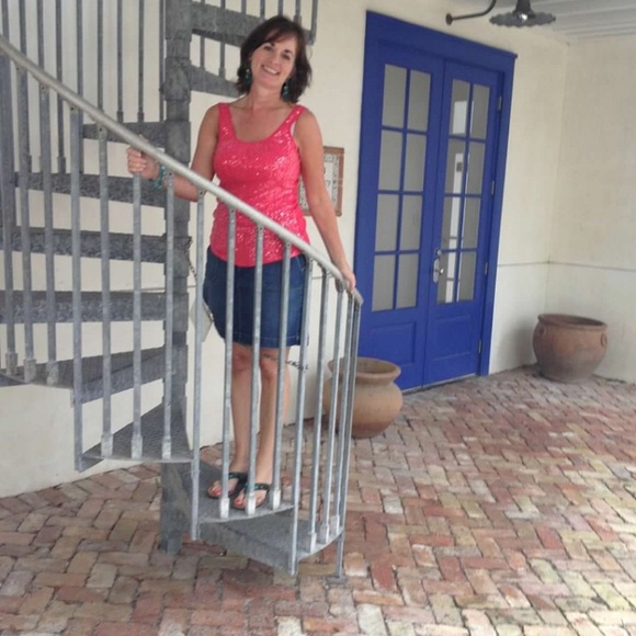 ❤ This Listing to Find This Closet Again - Picture 6 of 8